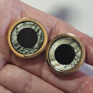 Hickok Gold Tone Vintage Mother Of Pearl And Black Nephrite Cufflinks